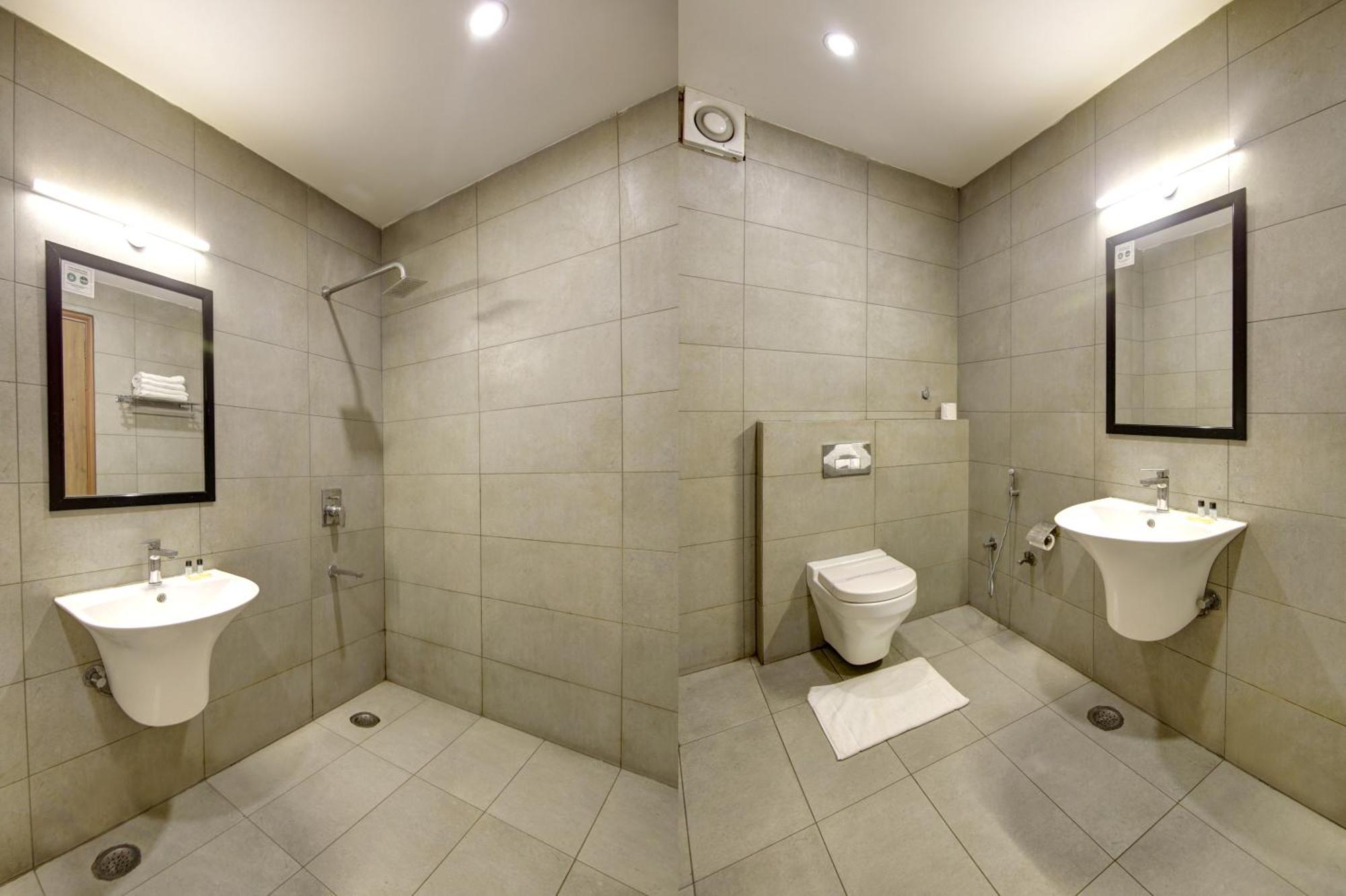 Hotel Town Grand Patel Nagar Új-Delhi Kültér fotó