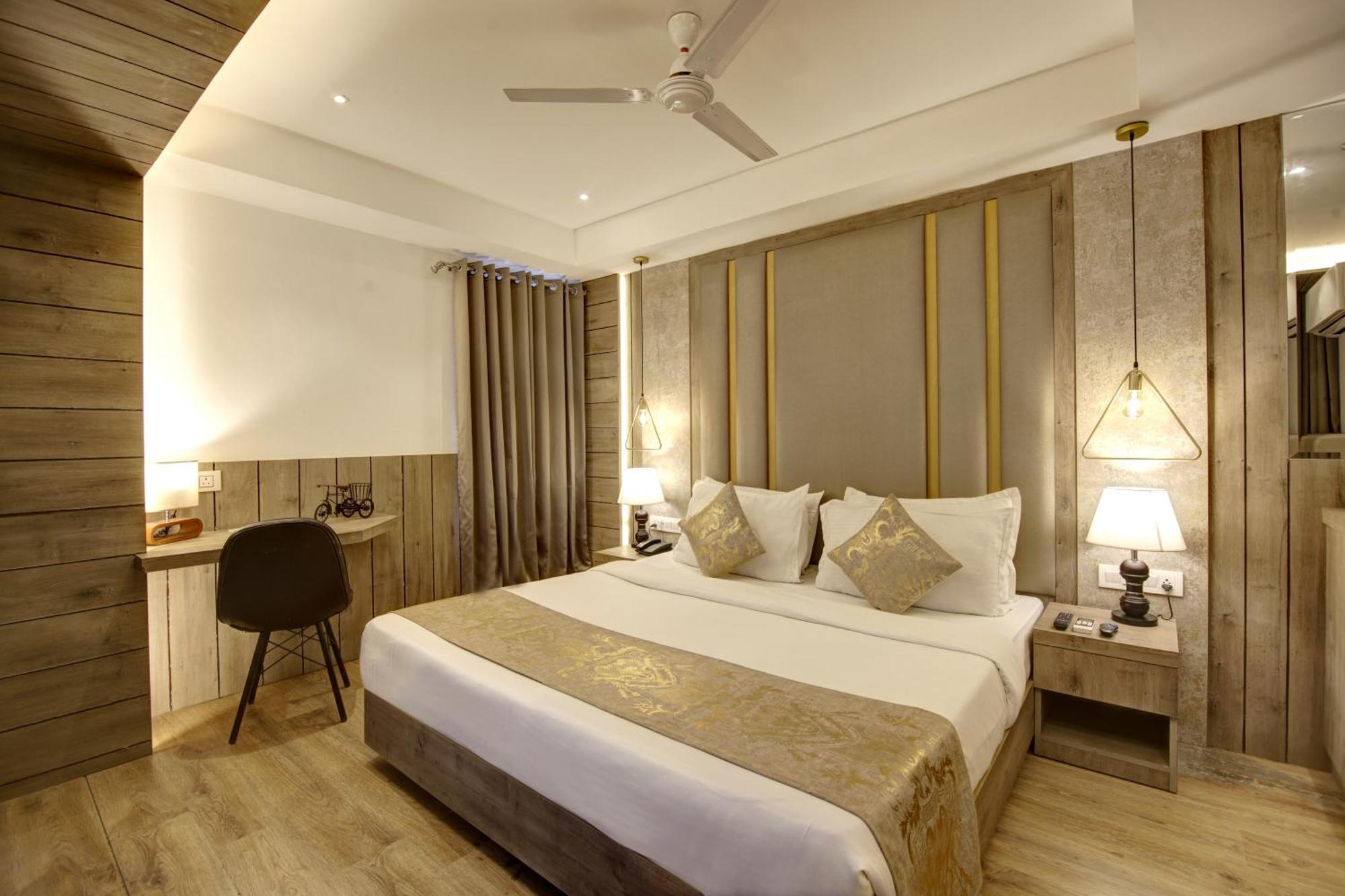 Hotel Town Grand Patel Nagar Új-Delhi Kültér fotó