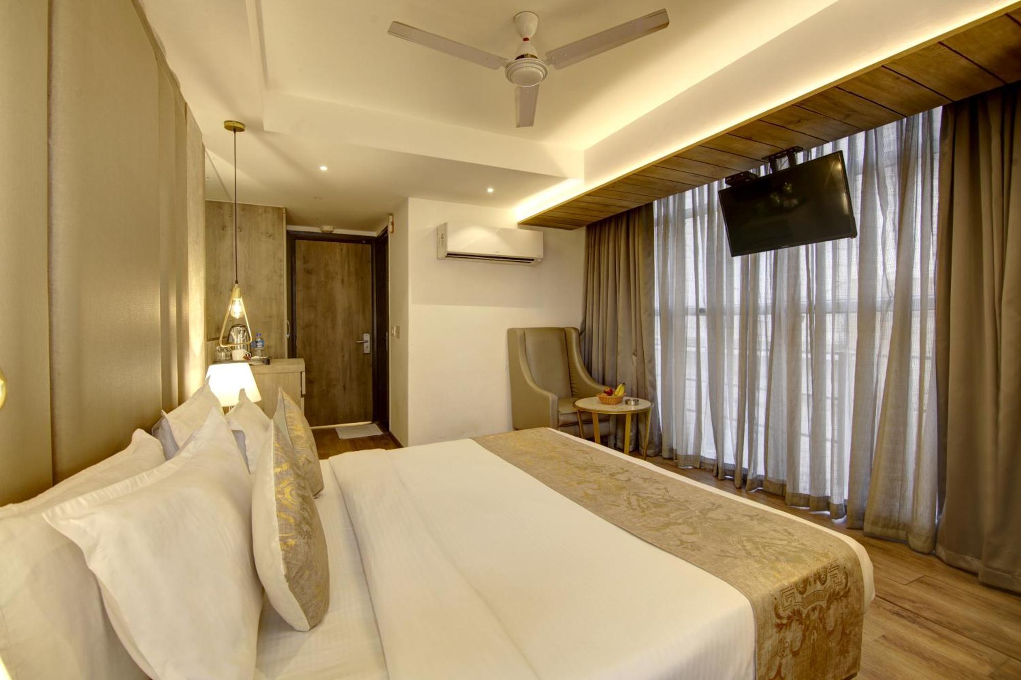 Hotel Town Grand Patel Nagar Új-Delhi Kültér fotó