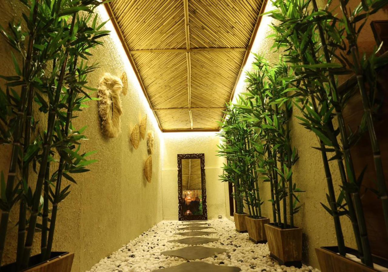 Hotel Town Grand Patel Nagar Új-Delhi Kültér fotó