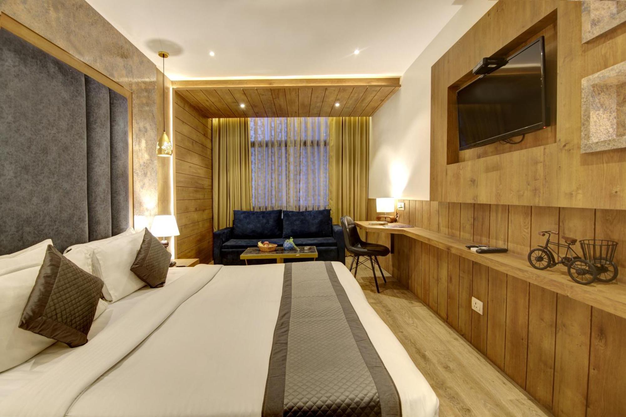 Hotel Town Grand Patel Nagar Új-Delhi Kültér fotó