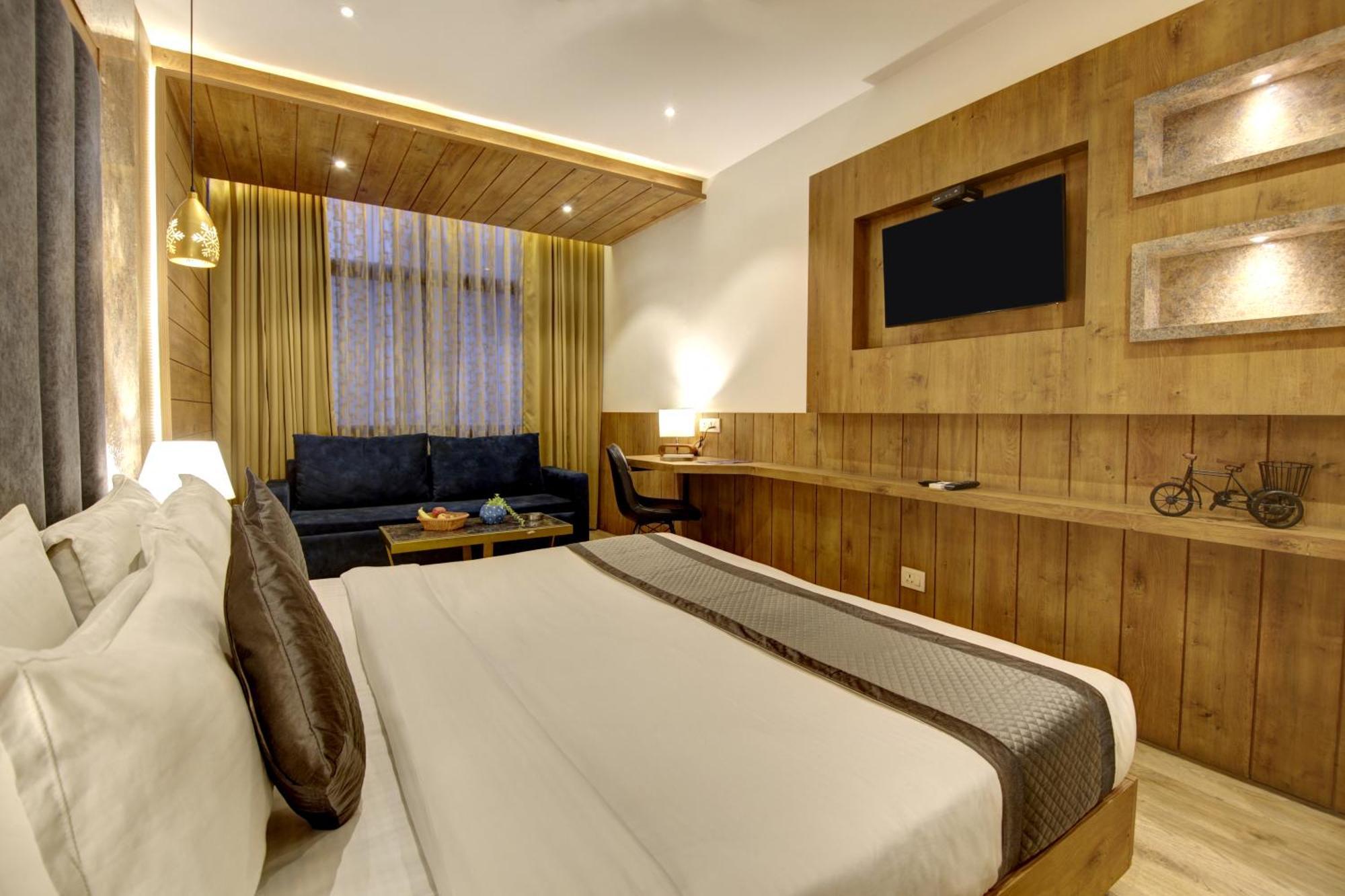 Hotel Town Grand Patel Nagar Új-Delhi Kültér fotó