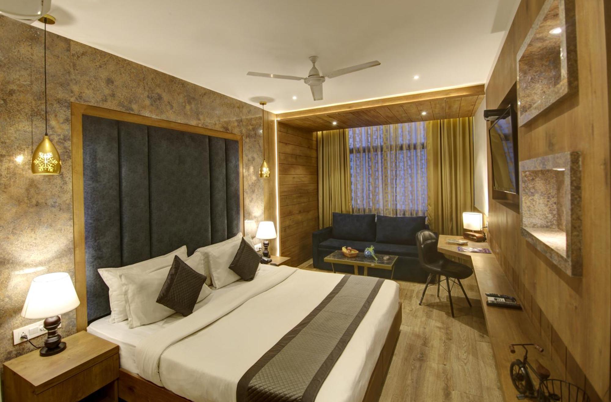 Hotel Town Grand Patel Nagar Új-Delhi Kültér fotó