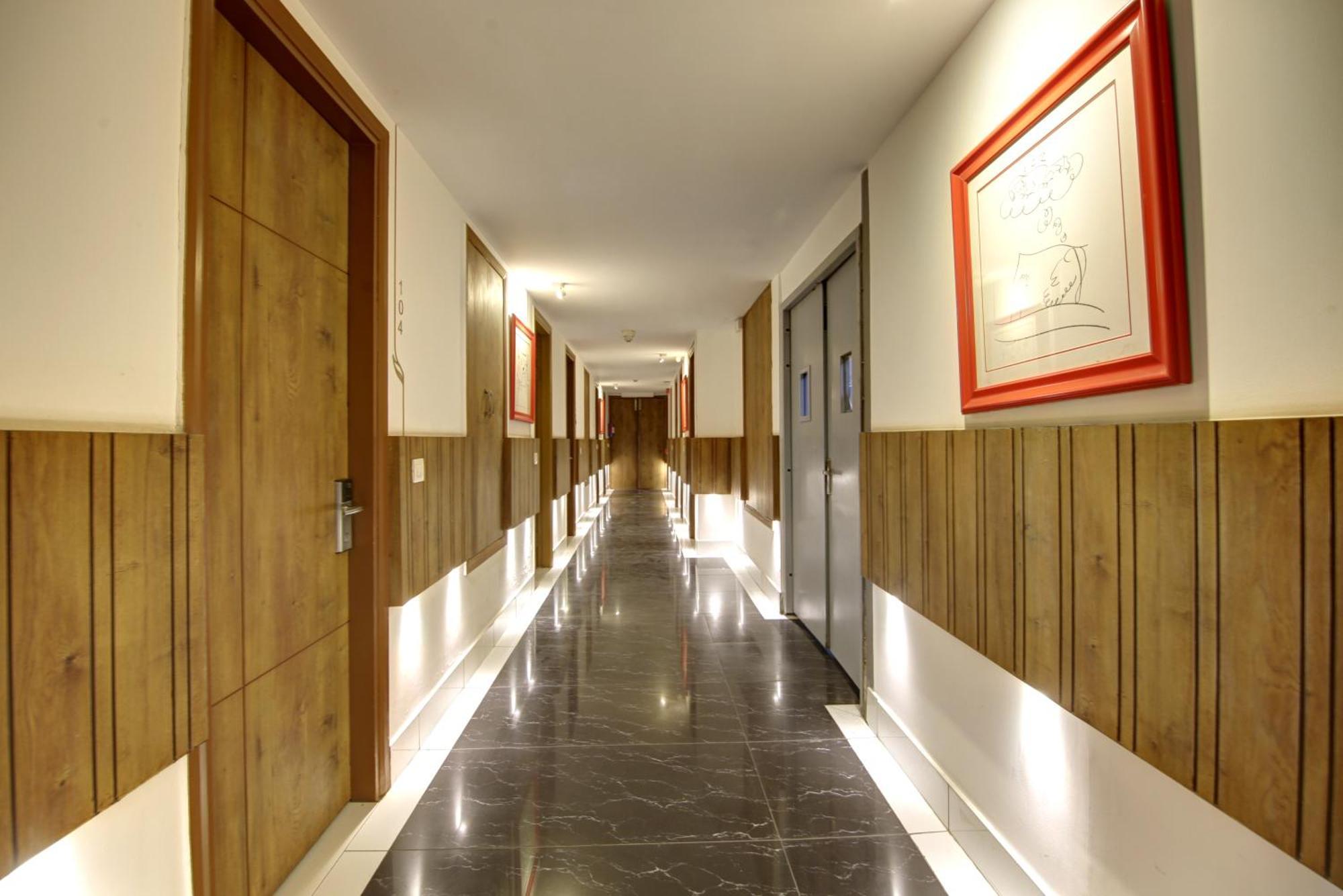 Hotel Town Grand Patel Nagar Új-Delhi Kültér fotó